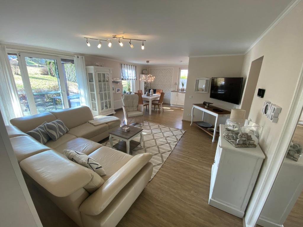 Schöne Wohnung im Landhausstil nahe Olpe Biggesee - Housity