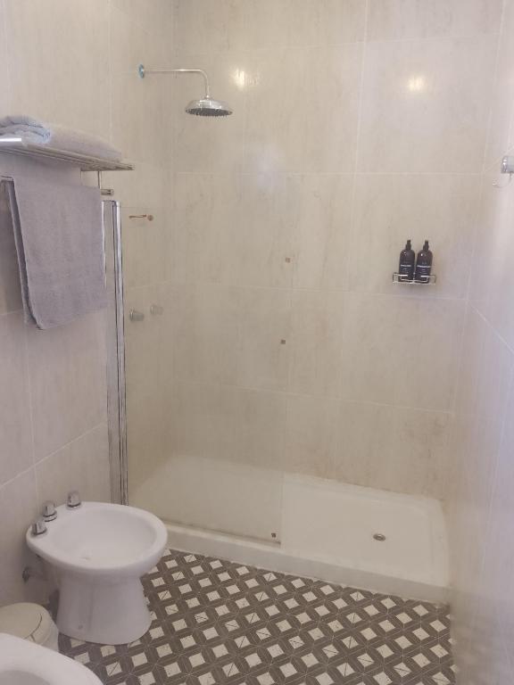 Monoambiente Juana Koslay - cerca del complejo AVE FENIX - Primer piso por escalera exterior