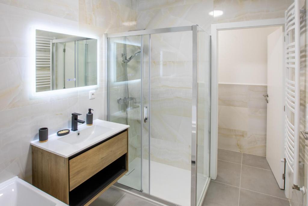 Romantic getaway with jacuzzi, Garden view – photo 14