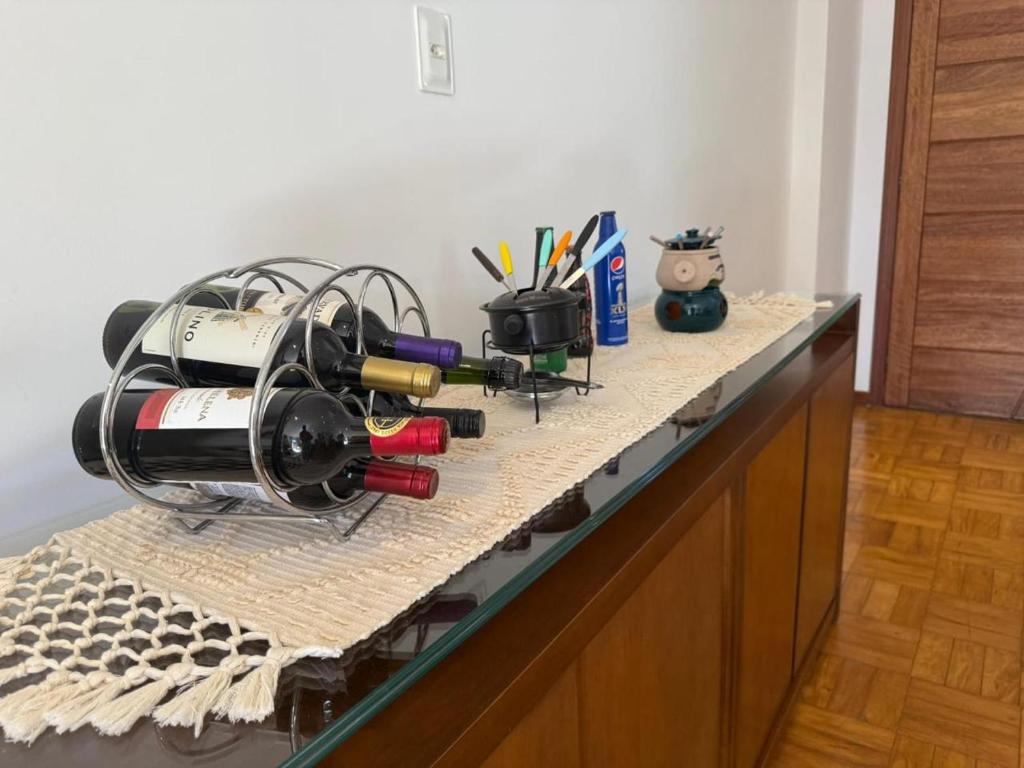 Apartamento Atalaia - 4 quartos - Lareira - Varanda com vista - 1km do centro