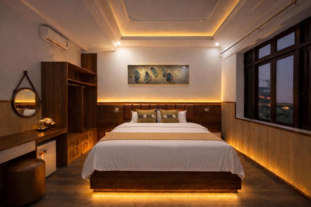Yen Binh Hotel - Habitación King Con Balcón