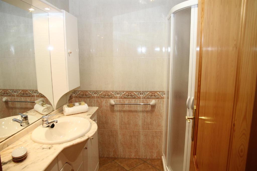 Pino Alto Villa Blanca, Miami Platja – Updated 2022 Prices