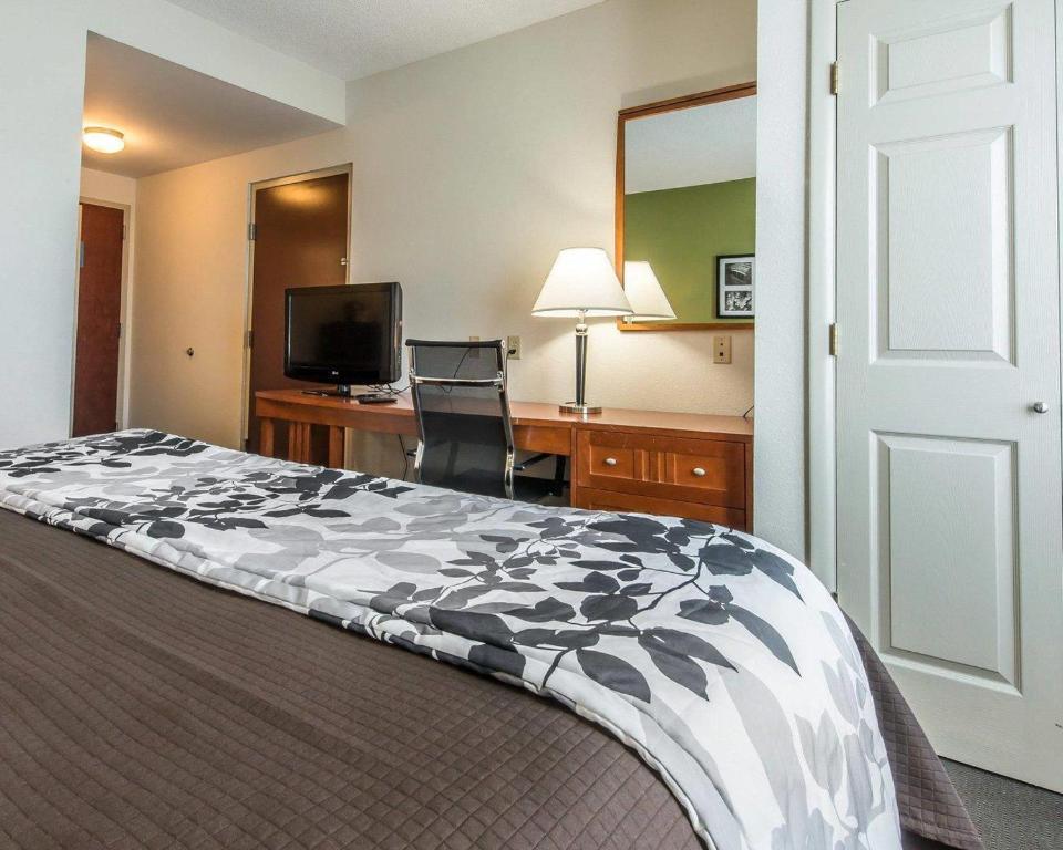 Sleep Inn & Suites - 