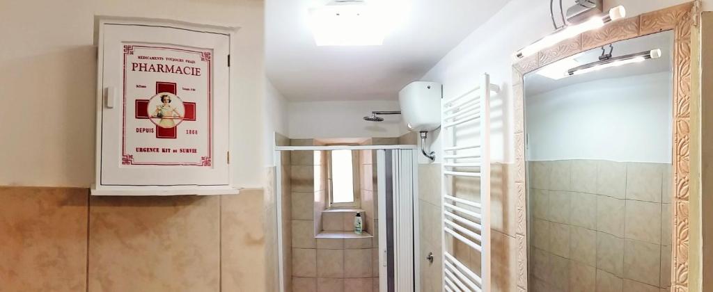 A kitchen or kitchenette at CiaoRoma!