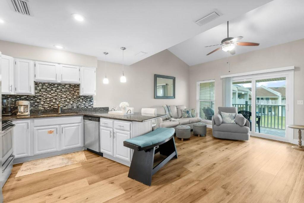 Seacove 7E 2 Bedroom Condo