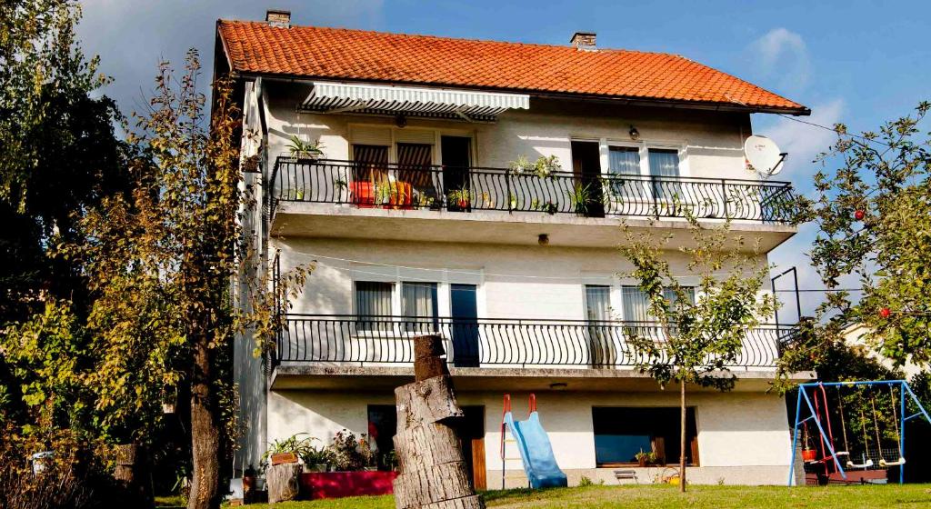 Budova, v ktorej sa apartmán nachádza