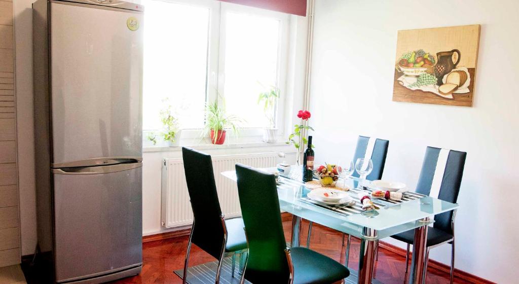 Kuchyňa alebo kuchynka v ubytovaní Apartman Šestine