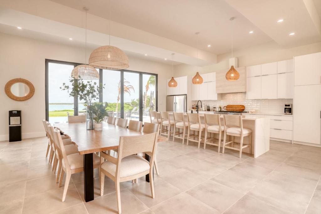 Ocean Oasis Villa - Luxury Villa + Full Concierge! photo photo 3