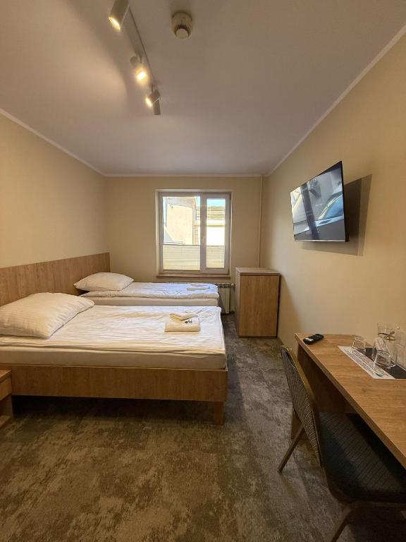 Hotel TM - Habitación Triple Con Baño Privado