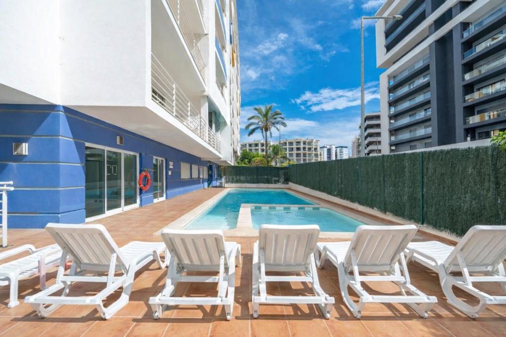 Casa Azul, Fast WI-FI, Airco, Pool & BBQ near The Beach Praia da Rocha