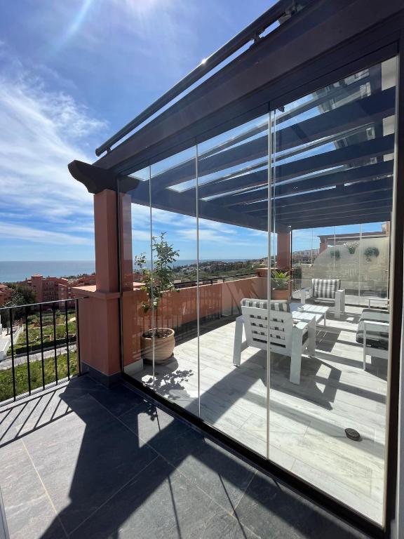 Penthouse with stunning sea view terrace