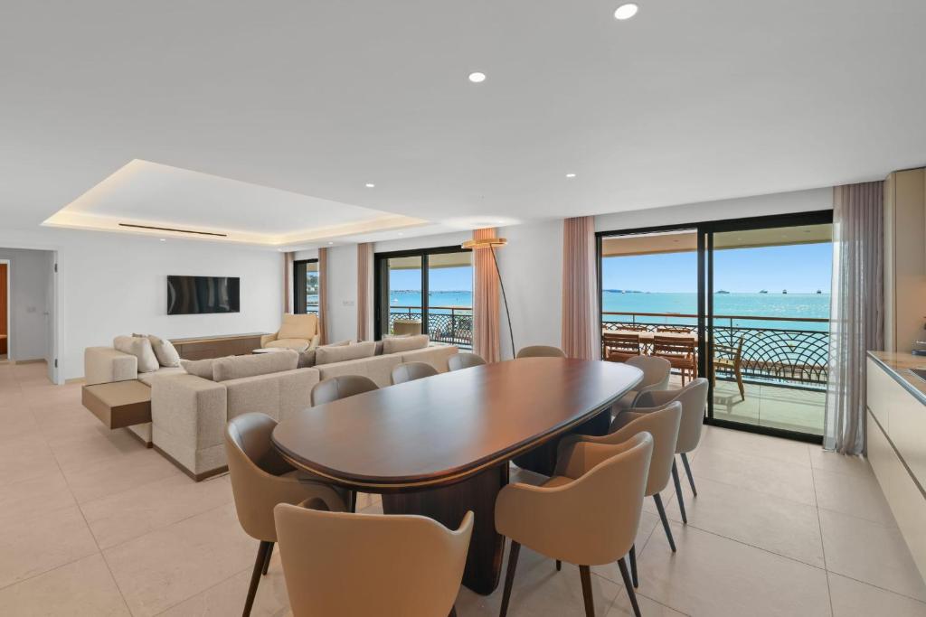 REF 1998 - Cannes - Sea view apartment for rent