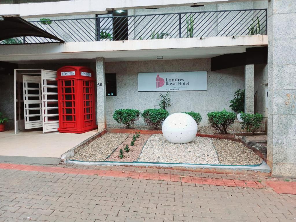 Londres Royal Hotel - Cama de alvenaria - Housity