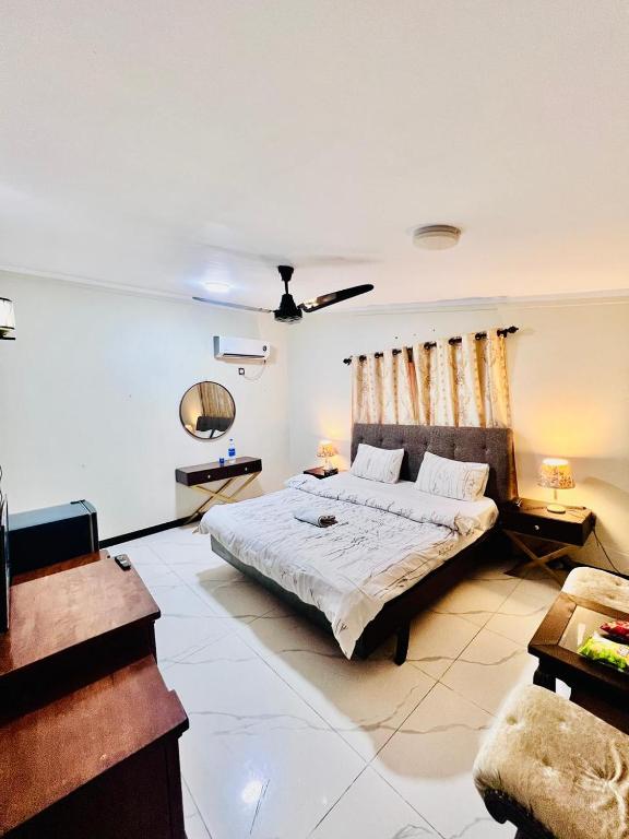 Waves Guest House Clifton Khi - Housity