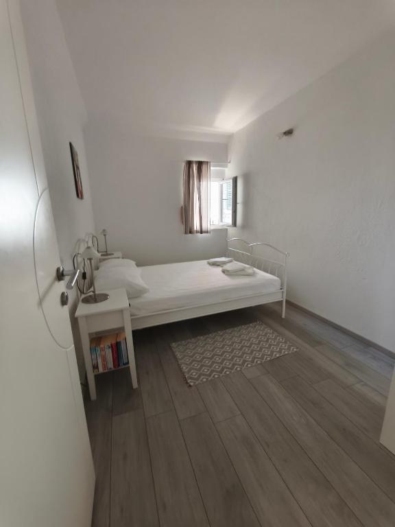 Summer Apartments Bol Island