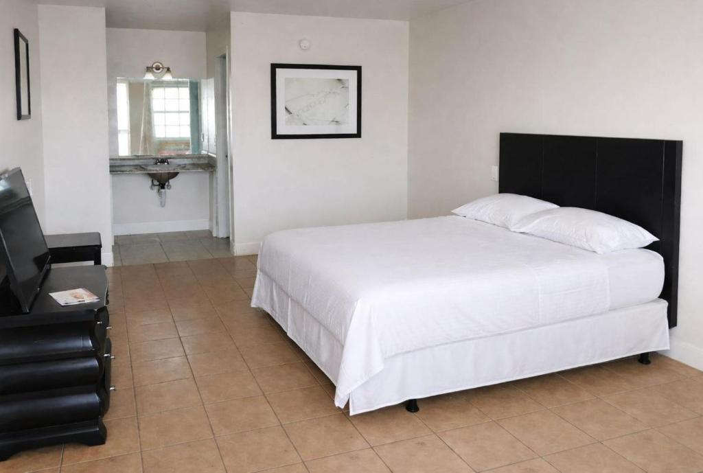 Siesta Motor Inn Kissimmee Near Disney World - Queen Bed Non-Smoking