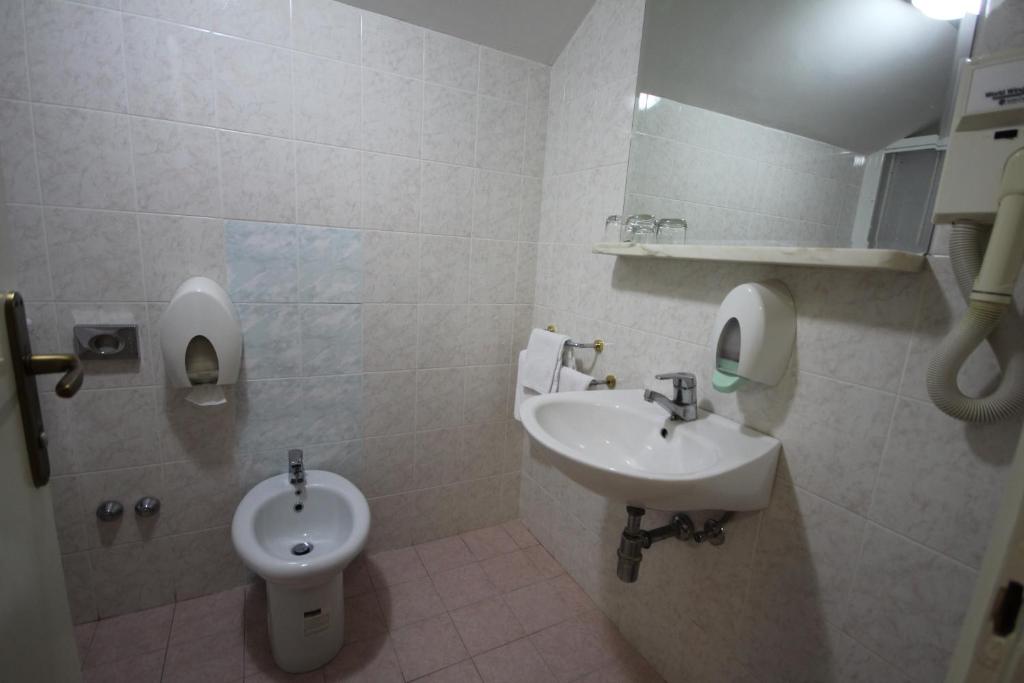 Ein Badezimmer in der Unterkunft Villa Koruna - Mali Ston