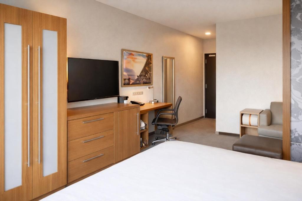 Hyatt Place Pasadena - Habitación King Con Sofá Cama