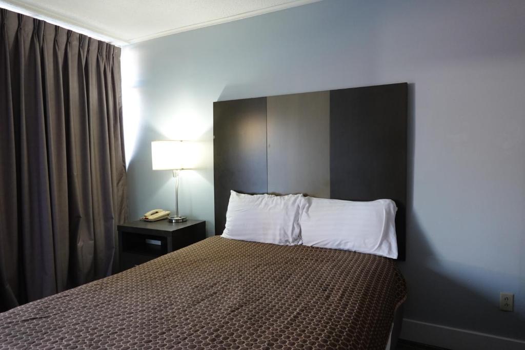 Cascades Motel - Chattanooga - Standard Queen Room