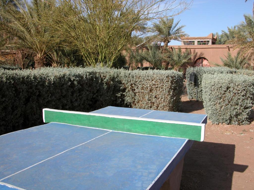 Stolní tenis v ubytování Le Drom'blanc nebo okolí