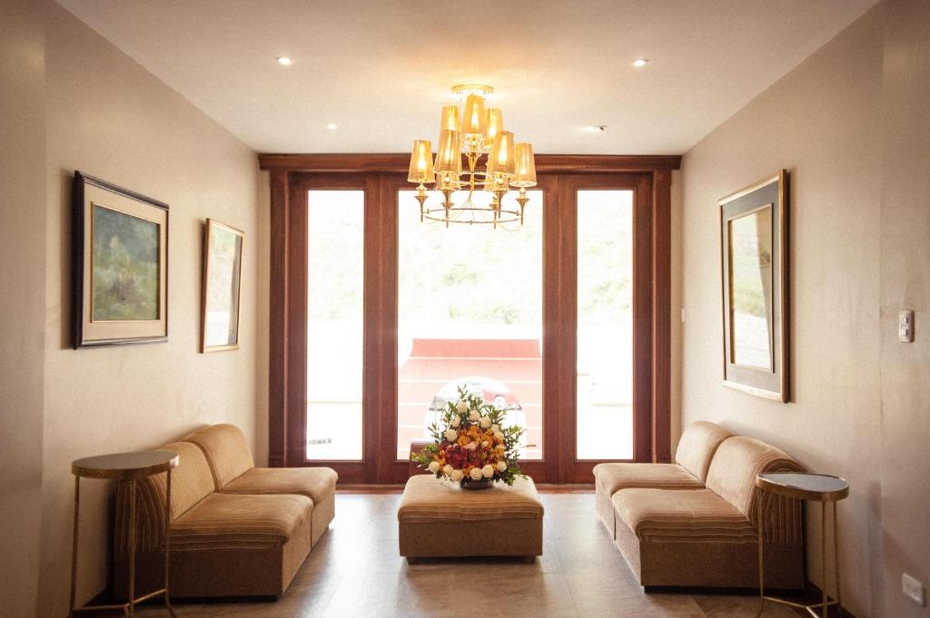Posezení v ubytování Sangay Spa Hotel