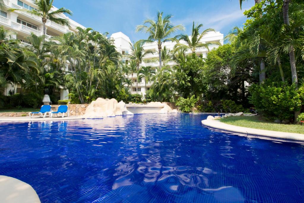 Bazén v ubytování Barceló Karmina - All Inclusive nebo v jeho okolí