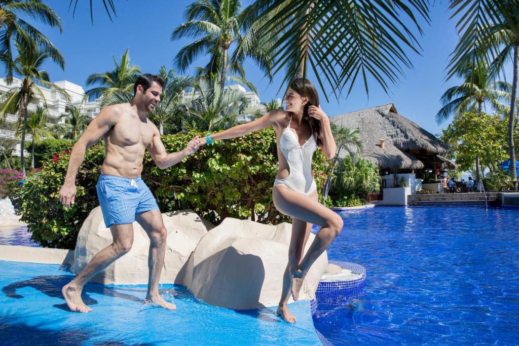Bazén v ubytování Barceló Karmina - All Inclusive nebo v jeho okolí