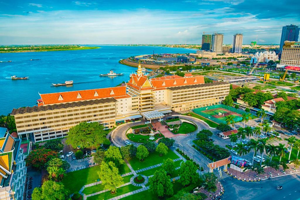 Hotel Cambodiana