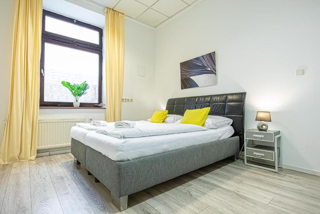 Bright 1BR Apt, Prime Vienna Location & WIFI