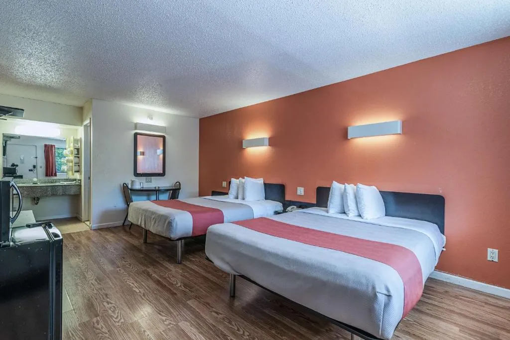 MOTEL 6 - Albany, NY - Airport in Schenectady