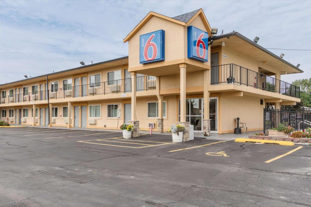 Motel 6 Oshkosh Wi اوشكوش أحدث أسعار 2021