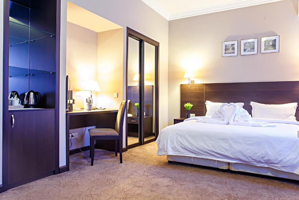 Red Village Hotel - King Suite