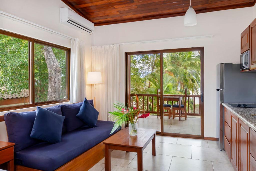 The Coast Beachfront Hotel - Suite