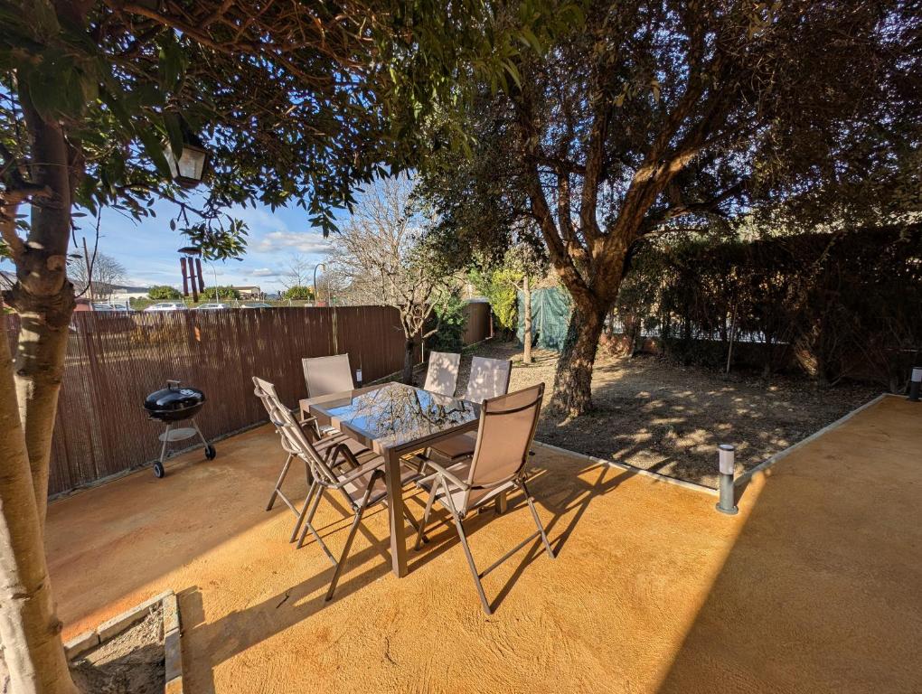 Casa adossada - Ideal per a famílies - Four-Bedroom House