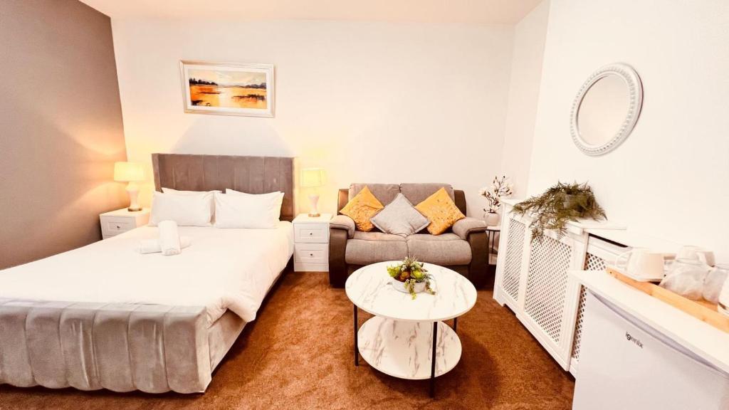 The Preston - King Room