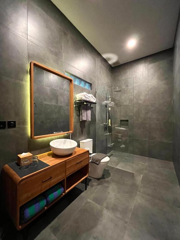 boutique villa jogja senang - Double Room With Patio