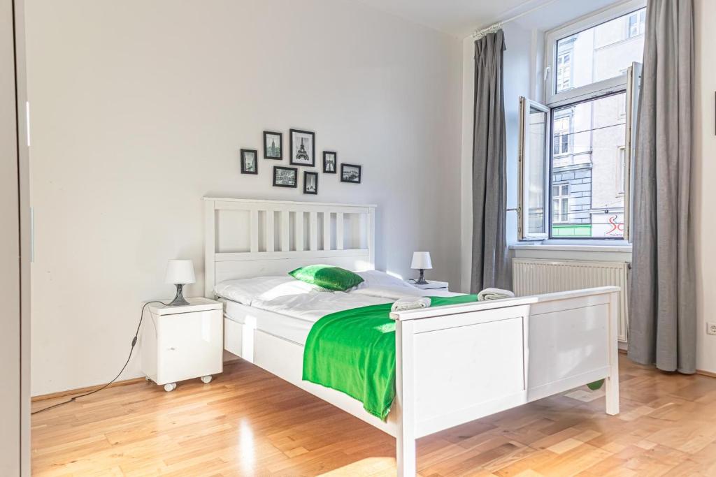 Comfortable 3BR Next to Belvedere, Ideal for short Stays