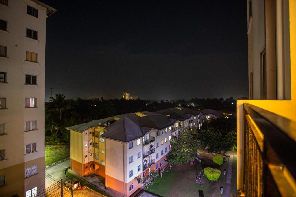 a view of a building at night at Villa Ceilaoo in Galle