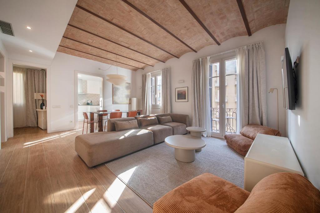 You Stylish Uptown Barcelona Apartments