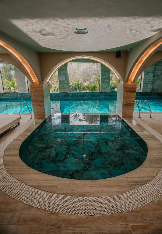 Flower Hotels & Resorts