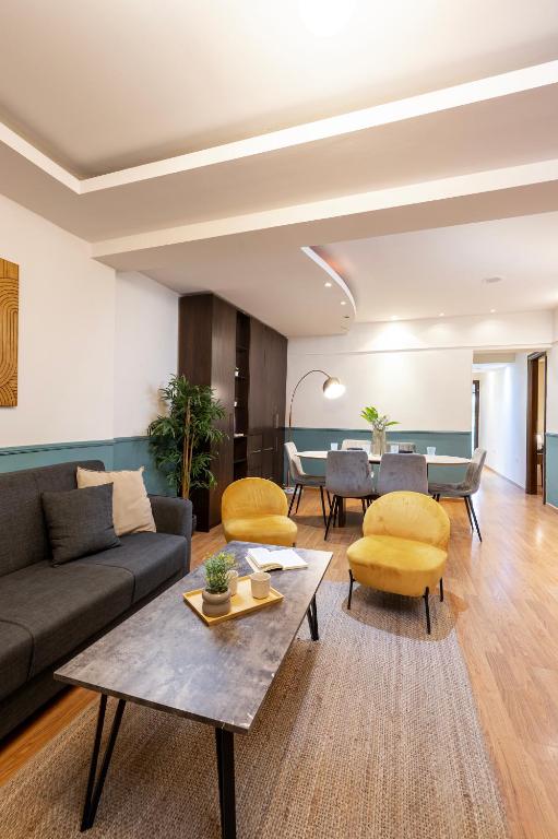 Houseloft Cosmopolitan Comfort