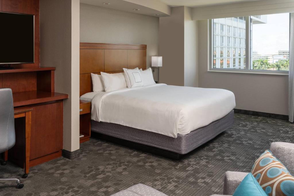 Courtyard by Marriott Miami Airport - 