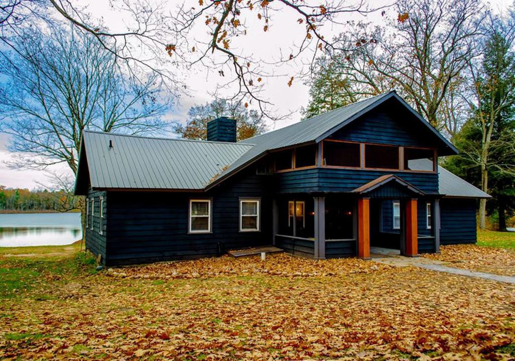 Photo inspiration: Fresh Look at Luxury Oneida Lake Rental For A Fun New York Family