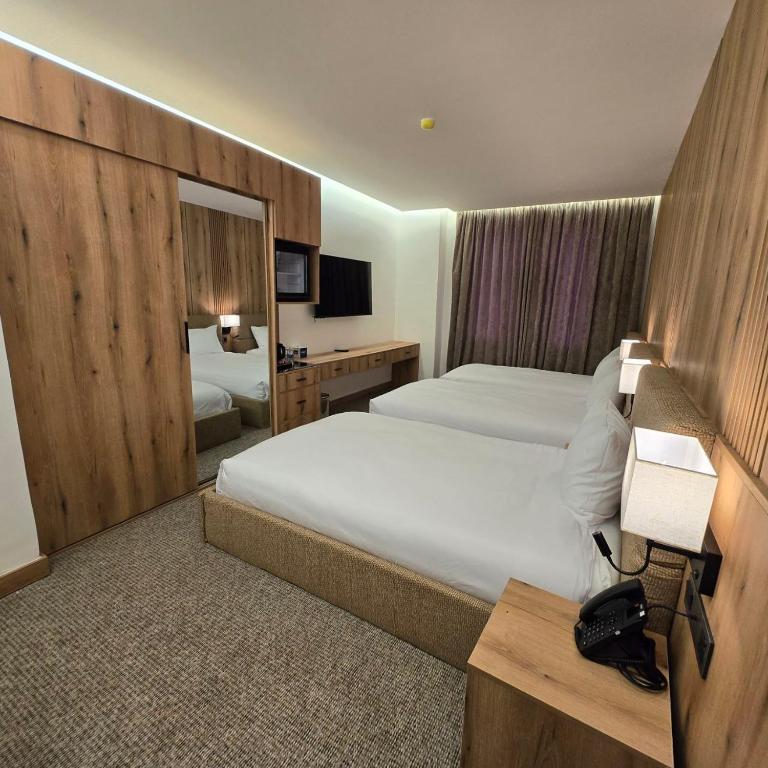 BAZ Hotel Airport Road - Camera Tripla Deluxe