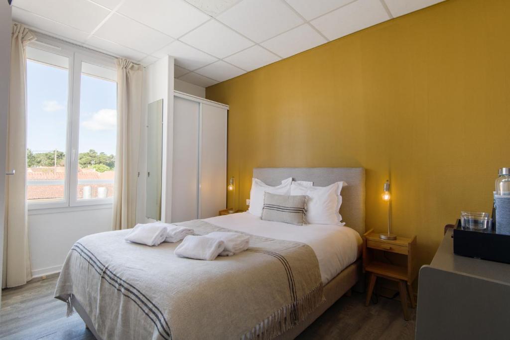 Le Homard Bleu - Small Double Room