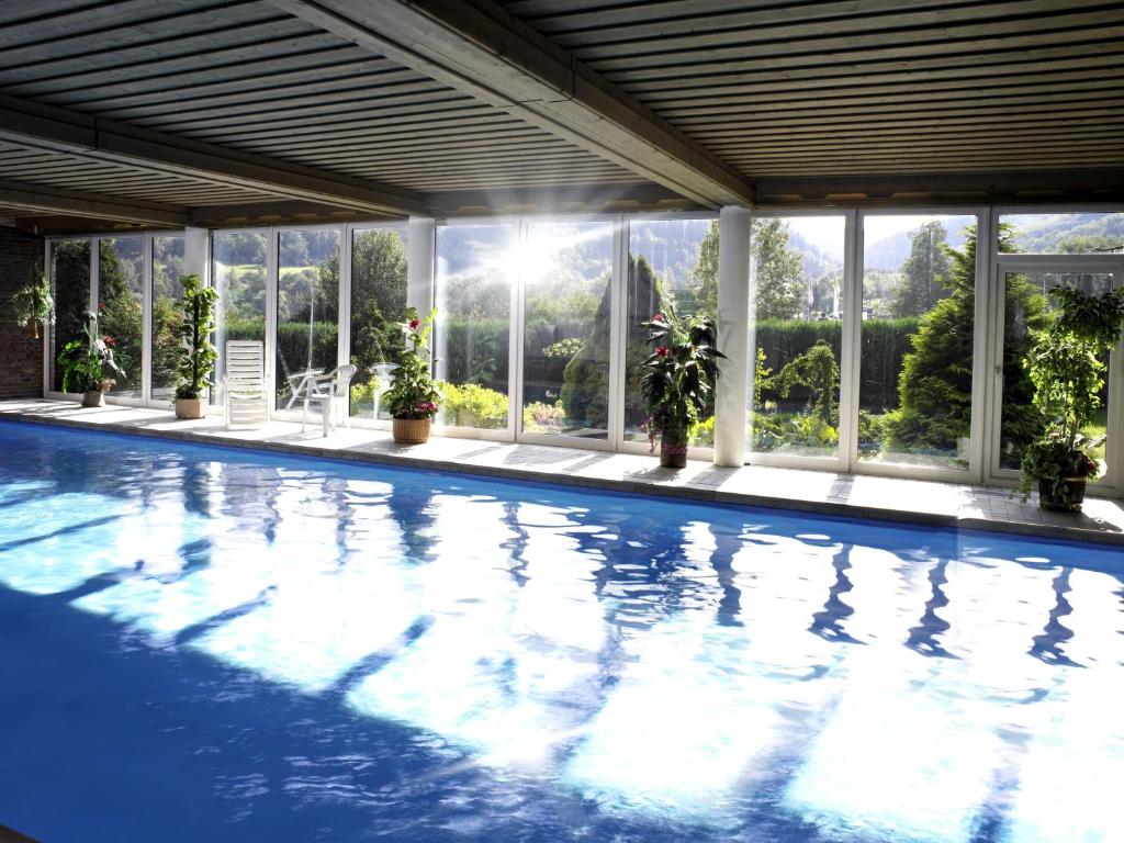 Bazén v ubytování Hotel Paulushof nebo v jeho okolí