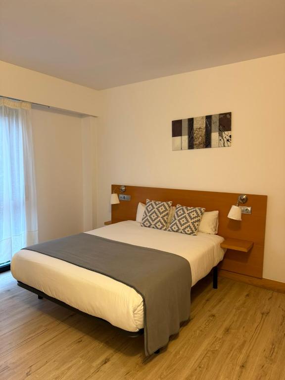 Hotel Txintxua - Habitación Doble Con Baño Privado