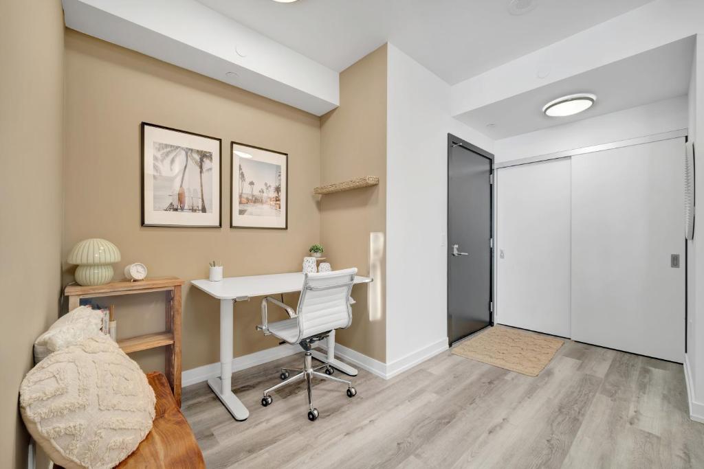 an office with a desk and a chair in a room at Propercare - The Wellingtons in Kitchener