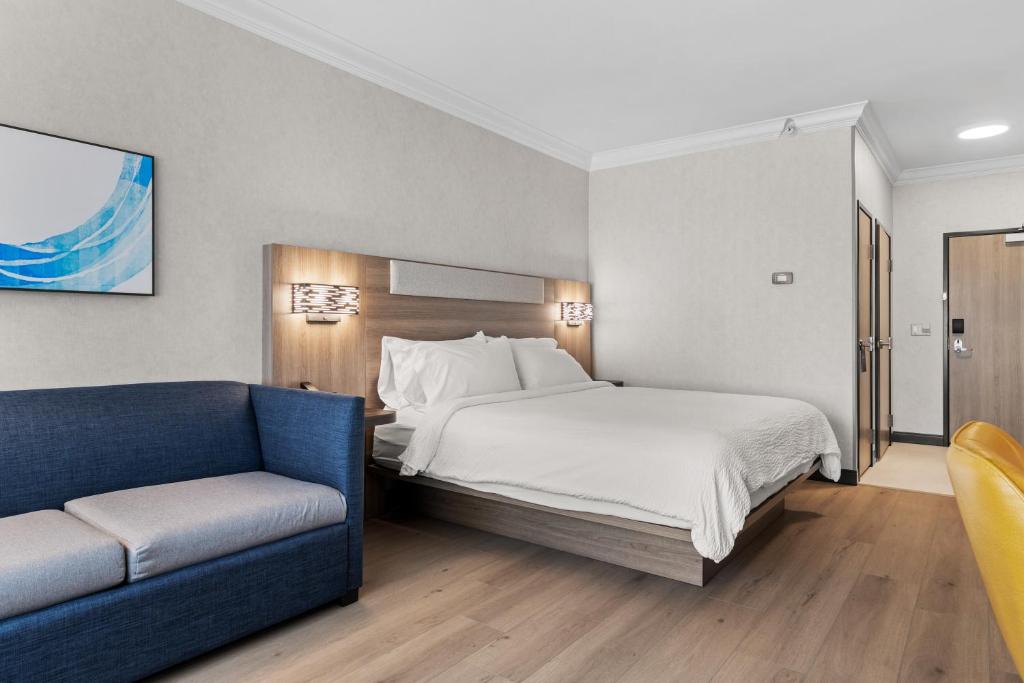 Holiday Inn Express Hotel & Suites Santa Cruz by IHG photo
