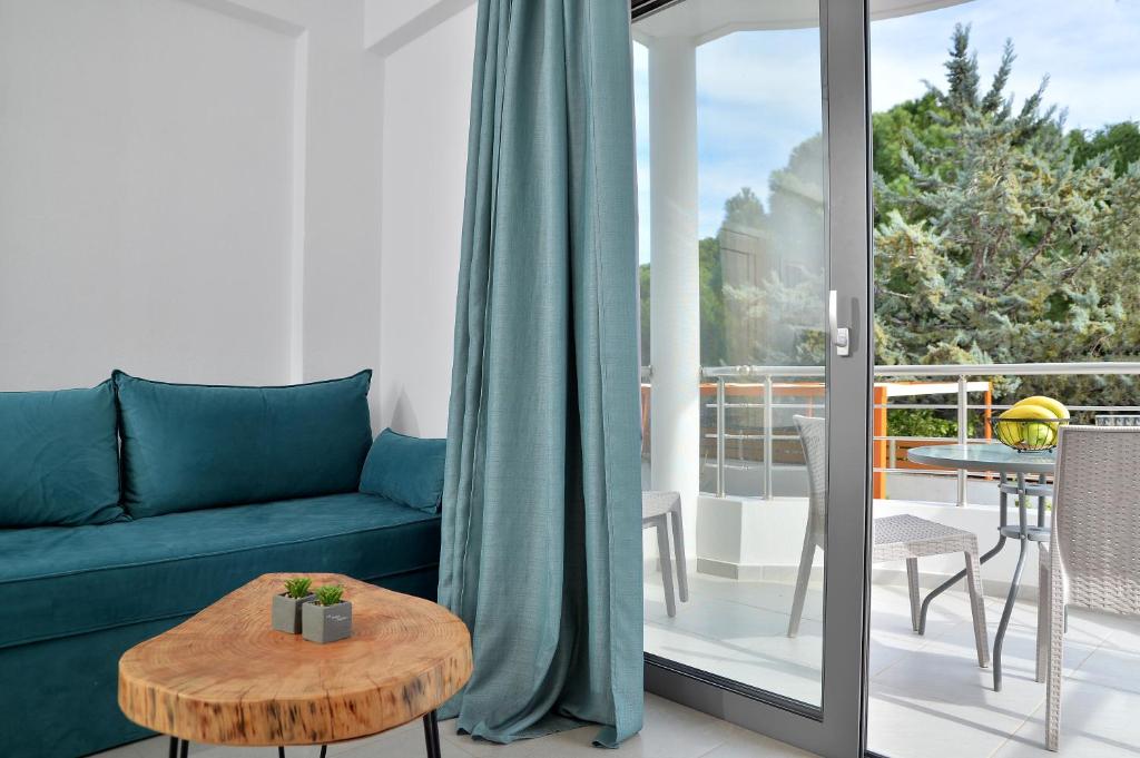 Sun Day Apartments Free Airport Shuttle - 2